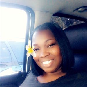 Meet your Posher, Leonara